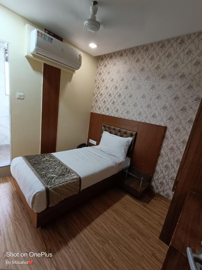 Hotel A Suites Мумбаи Экстерьер фото